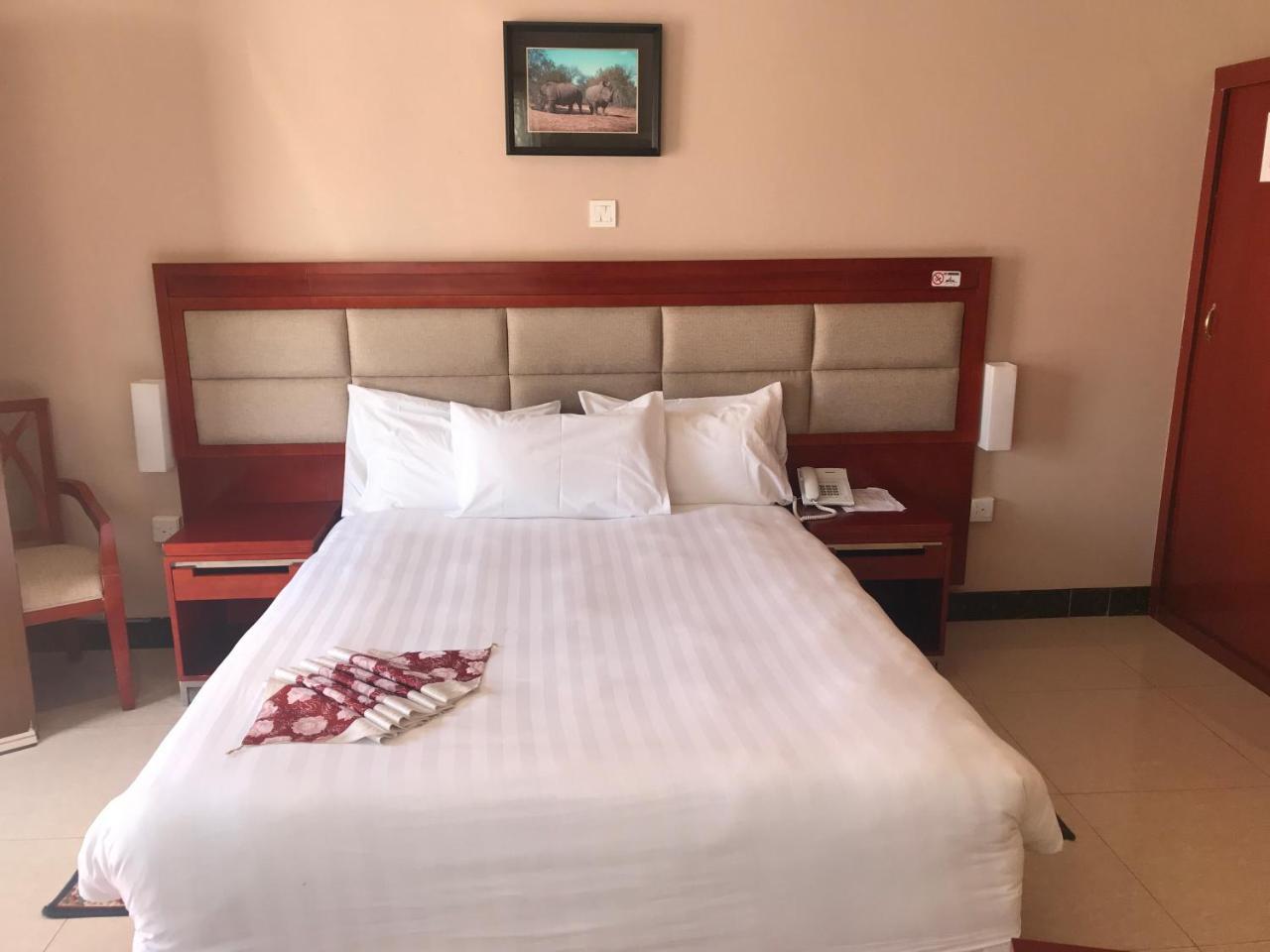 Northern Rock Hotel Mpika الغرفة الصورة